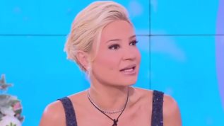 Φαιη Σκορδα: &quot;Εχουν το ωραιοτερο παιδακι στην Ελλαδα - Σας ακολουθω μονο για να βλεπω τον γιο σας&quot;
