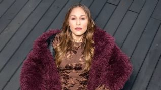 Η Πηνελοπη Αναστασοπουλου προτεινει τεσσερα στιλιστικα hacks για να υιοθετησεις τις top τασεις της μοδας