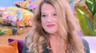 Η Ελενη Καστανη μιλα για την αλλαγη στην εμφανιση της: &quot;Βοηθιεμαι απο τις ενεσεις&quot;