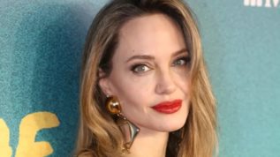 Η Angelina Jolie ειναι ετοιμη για τη μεγαλυτερη αλλαγη της ζωης της