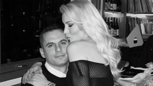 Κατερινα Καινουργιου και Παναγιωτης Κουτσουμπης σε ρομαντικη εξορμηση στο εξωτερικο