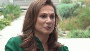 Φιλαρετη Κομνηνου | Η τρυφερη φωτογραφια της εγγονης της στο χριστουγεννιατικο σαλονι της