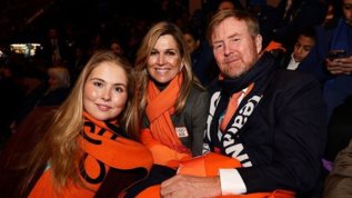 Oι παρουσιες των επισημων στην Τελετη εναρξης των Χειμερινων Ολυμπιακων Αγωνων