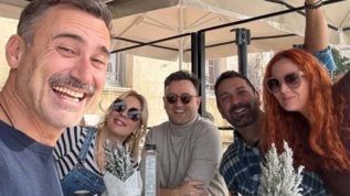 Που βρεθηκε η παρεα του "Παρα Πεντε" λιγο πριν την προβολη του "Reunion";