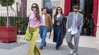 Με μια ατακα ο κροισος πατερας της Nicola Peltz παιρνει θεση για τον πολεμο των Beckhams