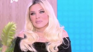 Κατερινα Καινουργιου: &quot;Το δεντρο μου εχει τοσες εσανς του ροζ που τρελαθηκα&quot;