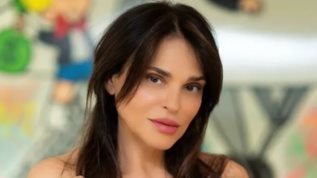 Ελισαβετ Τσακου | Η κορη της Σιλιας Κριθαριωτη μεγαλωσε - Η σπανια φωτογραφια της