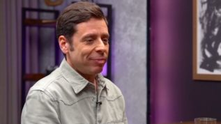 Γιαννης Σαρακατσανης: "Το "καλυτερο" σε παγιδευει, σε κανει δυστυχισμενο και δεν το πετυχαινεις"