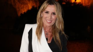 Τροχαιο ατυχημα για την Πηγη Δεβετζη - Ανετραπη το οχημα της