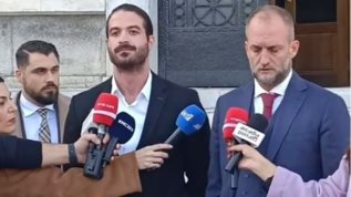 Αρης Μουγκοπετρος: Συγκινημενος και με δακρυα στα ματια για την αθωωση του - "Θελει μονο να δει τα παιδια του"