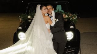 Ο Σακης Κατσουλης και η Μαριαλενα Ρουμελιωτη στις επισημες φωτογραφιες του γαμου τους: "Μαζι. Για παντα"