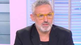 Νικος Συριγος: "Με τον διαγωνισμο μπουρδας στην εκπομπη σου, Γιωργο Λιαγκα..."