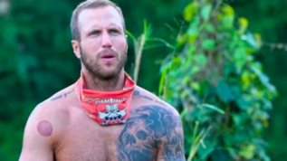 Βγηκαν τα "μαχαιρια" στο Survivor: "Σε καθε λεξη, σε καθε προταση που ελεγε, ετρωγε απο μια φαπα"