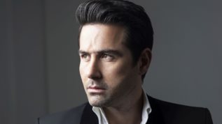 Ο Αλεξανδρος Χριστοπουλος αφιερωνει την εκπομπη του στην Παγκοσμια Ημερα του Ανδρα