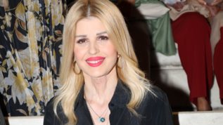 Η Ελενα Ραπτη σε σπανια δημοσια εμφανιση με τον συζυγο της Γιαννη Μπρατακο