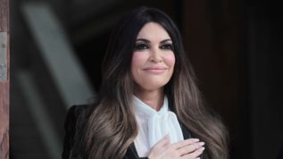 Η Kimberly Guilfoyle στην Αθηνα | Το κοινο στοιχειο στα business look της στην Ηρωδου Αττικου