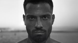 O Κωνσταντινος Αργυρος σε μια προσωπικη εξομολογηση για το νεο παγκοσμιο τραγουδι του "Champ"