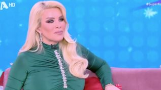 Κατερινα Καινουργιου: "Ο γαμος τελικα θα παει πιο μετα. Για προστασια και δικια μου"