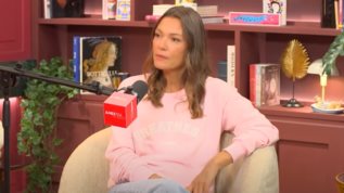 Βικυ Καγια: "Ειχαμε λιγο ψυχρανθει με τον πατερα μου, δεν ειχαμε πολλη σχεση, δε μας μιλαγε, δεν μας ελεγε την αληθεια"