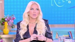 Κατερινα Καινουργιου: &quot;Στειλαμε αυτη την κοπελα στα Miss Universe και γιναμε ρεζιλι&quot;