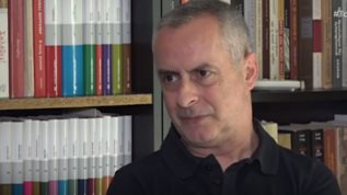 Περικλης Λιανος: &quot;Δεν μπορω να δεχτω οτι το θεατρο ειναι μεγαλο κρεβατι - Νομιζω τα κανουν για ντορο&quot;