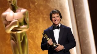 Βραβευση Tom Cruise στα Governors Awards | &quot;Η δημιουργια ταινιων δεν ειναι αυτο που κανω, ειναι αυτο που ειμαι&quot;