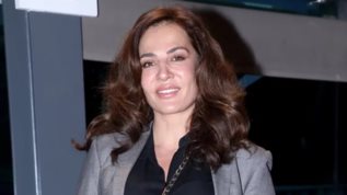 Η Δημητρα Ματσουκα χωρις μακιγιαζ σε βολτα στο κεντρο της Αθηνας