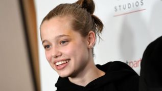 Shiloh Jolie | Η νεα αλλαγη στην εικονα της 19χρονης κορης της Angelina Jolie και του Brad Pitt