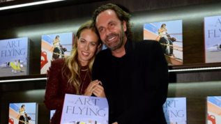 "Απαραδεκτη αναρτηση!": Το σχολιο που εκανε αισθηση στη φωτογραφια της Nina Flohr στο Βρετανικο Μουσειο
