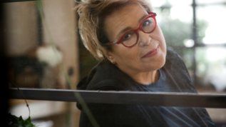 Η Δημητρα Γαλανη επανεκτελει το "Θα Σ’ Αγαπω" 45 χρονια μετα την πρωτη κυκλοφορια του, για λογαριασμο του "Να με λες Μαμα"