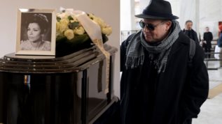 Μελπω Ζαροκωστα | Βαθια θλιψη στην κηδεια της στο Α' Νεκροταφειο Αθηνων