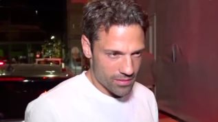 Η πρωτη αντιδραση του Κωνσταντινου Αργυρου μετα την ανακοινωση της εγκυμοσυνης της συζυγου του