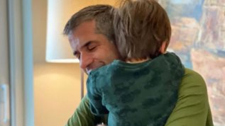 Σια Κοσιωνη &amp; Κωστας Μπακογιαννης γιορταζουν τα γενεθλια του γιου τους, Δημου