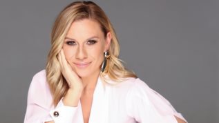 Επισημο! Τα προσωπα διπλα στην Κατερινα Καραβατου στον ΑΝΤ1