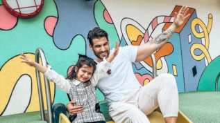 Η Μελιτα Παυλου στο παιδικο της δωματιο - Η αγαπημενη της ασχολια με τον μπαμπα της