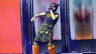 Sing For Greece | Σαρωσε ο Akylas με την εκκεντρικη του εμφανιση