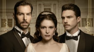 Grand Hotel | Ο Πετρος ξυπναει απο το κωμα και μια και μονη λεξη: &quot;Αλικη&quot;...