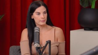 Χριστινα Μπομπα: "Με αγχωνει παρα πολυ. Προσπαθω να χωρεσω μεσα στη μερα μου υπερανθρωπα πολλα tasks"