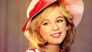 "Η Αλικη Βουγιουκλακη με ρωτησε "γιατι δεν ειμαστε φιλες" και της ειπα "γιατι δεν εχεις χρονο"