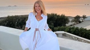 Μια ματια στο σπιτι της Σοφιας Αλιμπερτη | Μολις στολισε το πιο πρωτοτυπο χριστουγεννιατικο δεντρο