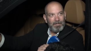 Ο Γιωργος Λαγιος μιλα για την αποχωρηση της Ελευθεριας Κοντογεωργη απο την παρασταση του