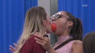 Το άβολο στιγμιότυπο στον αερα του "Big Brother"