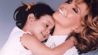 Μιμή Ντενίση 
: Η Μαριτίνα είναι πλέον 19 ετών! Δείτε φωτογραφίες της