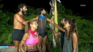 Survivor | Ο κακός χαμός στο αγώνισμα - Ενοχλημένη η Βρισηίδα Ανδριώτου με τον Σπύρο Μαρτίκα: "Δίνεις πάτημα"