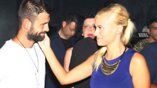 Λάουρα Νάργες - Μιχάλης Μουρούτσος: Η βραδινή έξοδος της Πέμπτης: Πού εντόπισε το ζευγάρι ο φωτογραφικός φακός;