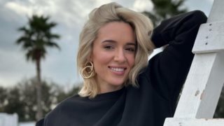 Η Καλομοίρα θυμάται την εμφάνισή της με τον Διονύση Σαββόπουλο &amp; την τούρτα στο Ηρώδειο