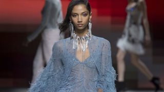 5 fashion trends από τα '00s που είδαμε στα φετινά catwalks
: ...και δεν είμαστε σίγουρoi ότι θέλαμε να επιστρέψουν!
