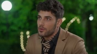 Ραφαήλ Καρυωτάκης: "Έχω δεχτεί αισχρό bullying. Έφτασα στο σημείο να ακούω τους φίλους μου να μιλάνε χαμηλόφωνα, και να νομίζω ότι λένε για μένα"