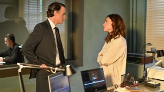 Διάφανη Αγάπη | Η Άννα ζητά βοήθεια από τη στρίπερ &amp; ο Ραγκούσης μπαίνει στο στόχαστρο!