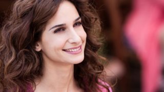 Μαρίνα Καλογήρου | Η μούσα του Παπακαλιάτη στο "Αν" πόζαρε γυμνή, αγκαλιά με τον γιο της